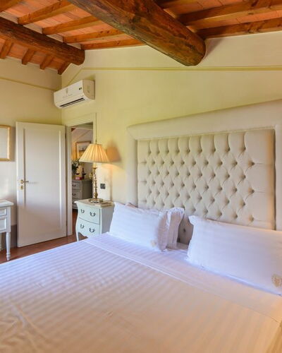 Villa Ginevra 12: Resort, Hotel, Villa, Swimming Pool, Resort Town, Lamp, Boutique Hotel, Houseplant