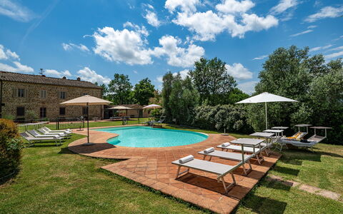 Podere Sant'Eugenio 14: Swimming Pool, Estate, Resort, Mansion, Hacienda, Farmhouse, Villa, Garden, Eco Hotel, Lawn