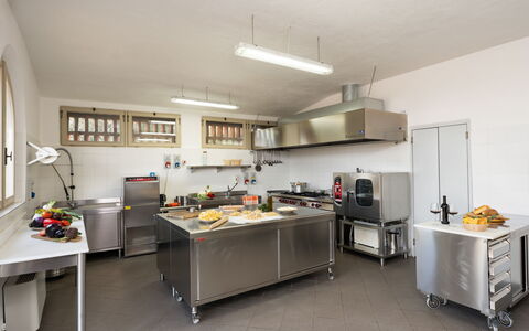 Villa le Beringhe 30: Kitchen Appliance, Kitchen, Major Appliance, Countertop, Home Appliance, Lighting, Flooring, Furniture, Kitchen Stove, Cabinetry