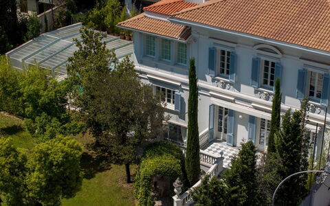 Villa la Perla Bianca 10: Building, Home, House, Residential Area, Facade, Estate, Mansion, Sash Window, Villa, Molding