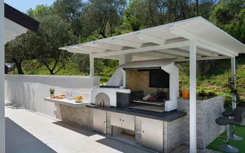 Villa Lunezia 6: Garden, Shade, Design, Patio, Outdoor Furniture, Outdoor Structure, Barbecue, Houseplant, Backyard, Pergola