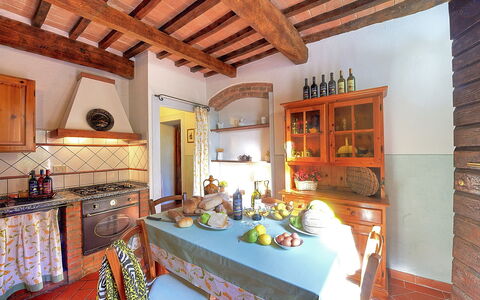 Montelopio: Property, Room, Building, Interior Design, Furniture, House, Real Estate, Ceiling, Villa, Estate