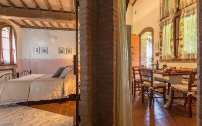 Accommodation:&nbsp;Montelopio 5