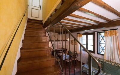 Accommodation:&nbsp;Lari 150.2