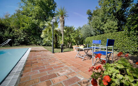 La Capinera: Property, Real Estate, House, Building, Swimming Pool, Home, Estate, Backyard, Villa, Patio