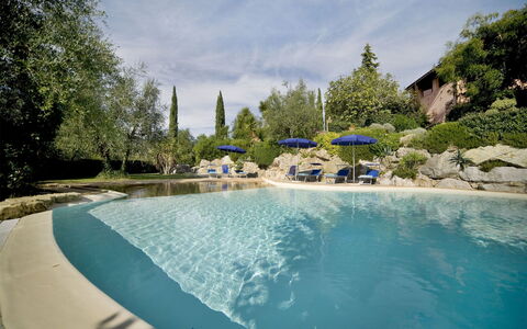 Le Rondini: Swimming Pool, Property, Water, Leisure, Vacation, Real Estate, Resort, House, Resort Town, Estate