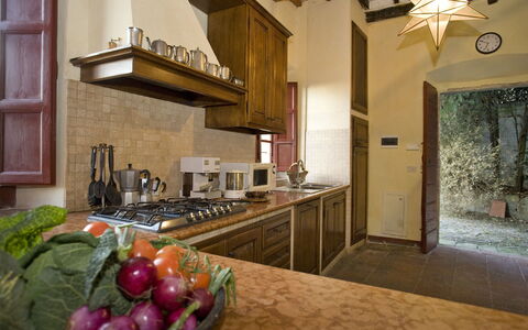 La Loggia 13: Countertop, Room, Property, Building, House, Furniture, Interior Design, Floor, Kitchen, Home