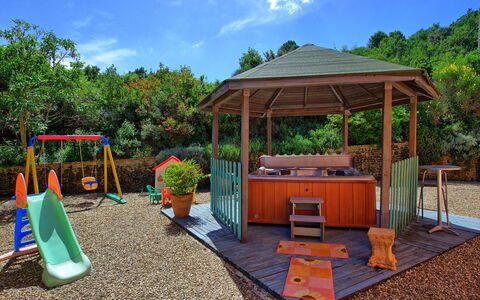 Casa Scopeti: Public Space, Leisure, Playground, House, Tree, Backyard, Roof, Real Estate, Shade, Room