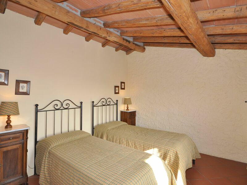 Accommodation:&nbsp;Upupa