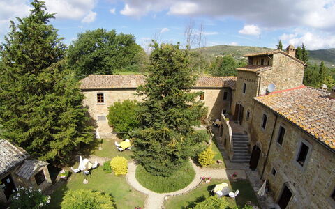 San Pietro: Property, Building, Estate, Tree, Architecture, Village, Castle, House, Rural Area, Photography