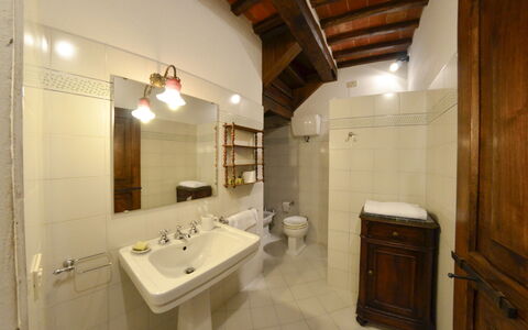 Accommodation:&nbsp;Girasole