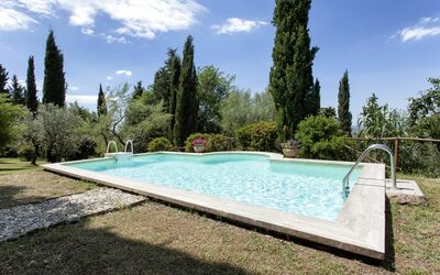 Vittoria: Swimming Pool, Property, Real Estate, House, Water, Estate, Leisure, Villa, Vacation, Home