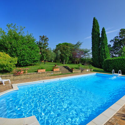 Casale Giulio: Swimming Pool, Property, Real Estate, Leisure, Estate, Water, House, Grass, Vacation, Backyard