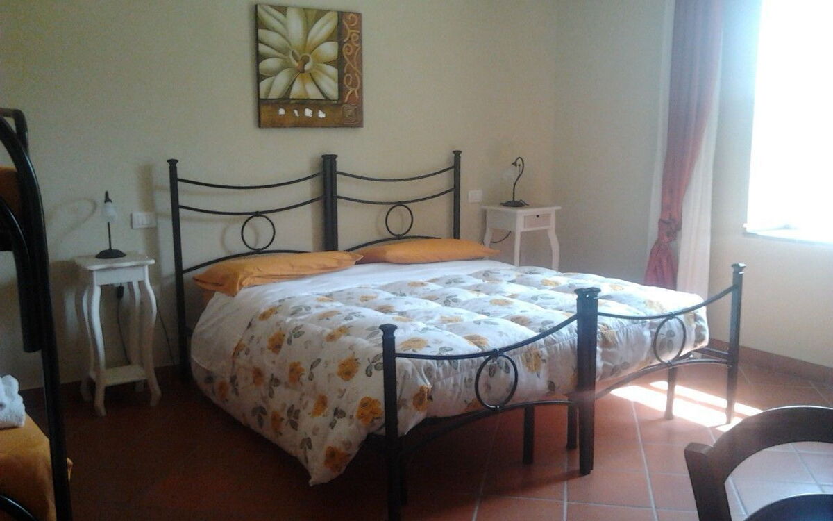 Accommodation:&nbsp;Camera Tufo