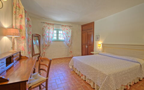 San Donato: Room, Bedroom, Furniture, Property, Bed, Bed Sheet, Building, Interior Design, Real Estate, Floor