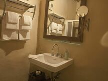 Accommodation:&nbsp;Champagne