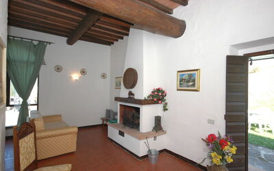 Monte 1: Room, Property, Building, Furniture, House, Interior Design, Ceiling, Living Room, Real Estate, Floor