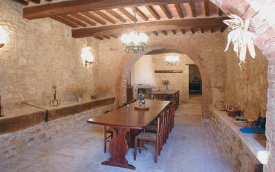 Accommodation:&nbsp;Chiara