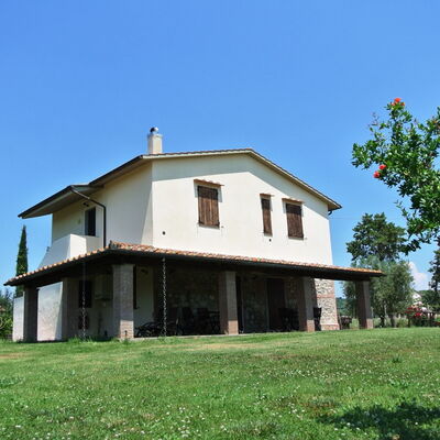 Nonno Tobia: Sky, Plant, Building, Property, Window, Tree, House, Land Lot, Cottage, Residential Area