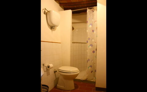 San Eusebio: Bathroom, Property, Room, Toilet, Plumbing Fixture, Toilet Seat, Bidet, Bathroom Sink, Wall, Architecture