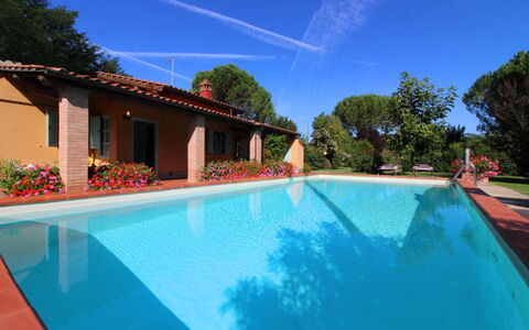 Pagliazzone: Water, Plant, Sky, Property, Swimming Pool, Azure, Building, Nature, Tree, Shade