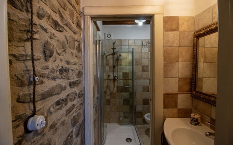 La Casa di Pino: Wall, Plumbing Fixture, Bathroom, Flooring, Floor, Interior Design, Plumbing, Lighting, Room, Ceiling