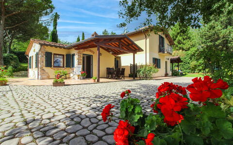 Villino Alba: House, Home, Cottage, Door, Garden, Driveway, Shade, Estate, Yard, Backyard