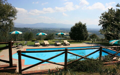 Podere della Crocchia: Sky, Cloud, Plant, Shade, Tree, Natural Landscape, Outdoor Furniture, Body Of Water, Swimming Pool, Grass