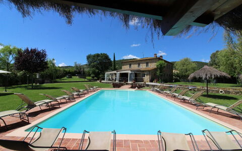 La Quiete: Water, Plant, Sky, Property, Swimming Pool, Azure, Shade, Tree, Leisure, Composite Material