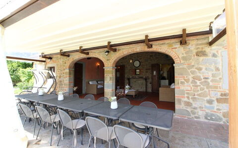 La Quiete: Table, Property, Furniture, Chair, Building, Wood, Interior Design, Shade, Door, Floor