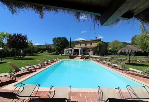 La Quiete: Water, Plant, Sky, Property, Swimming Pool, Azure, Shade, Tree, Leisure, Composite Material