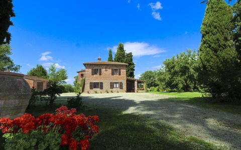 Villa Cecilia: House, Home, Estate, Cottage, Lawn, Garden, Landscaping, Farmhouse, Hacienda, Yard