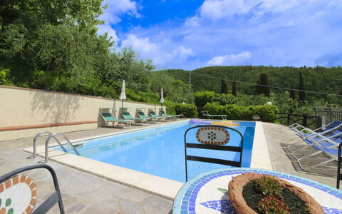Agriturismo Arcobaleno: Swimming Pool, Resort, Eco Hotel, Flowerpot, Hotel, Outdoor Furniture, Houseplant, Villa, Resort Town