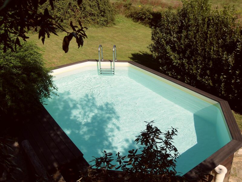 Oudoor pool in the garden for private and exclusive use