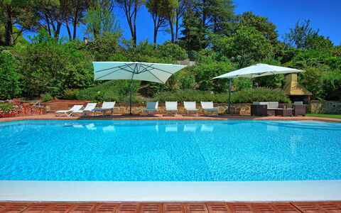Casa Lucia: Swimming Pool, Property, Leisure, Resort, Real Estate, Vacation, Building, House, Tree, Resort Town