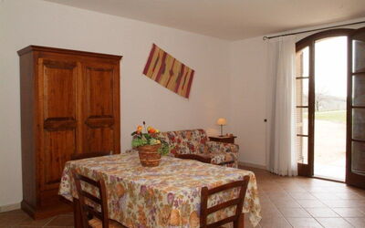 Living room/ kitchen area