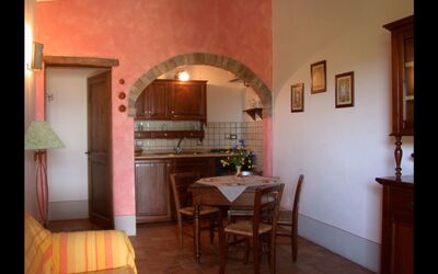 Ponente: Room, Property, Building, Furniture, Interior Design, House, Floor, Table, Architecture, Real Estate