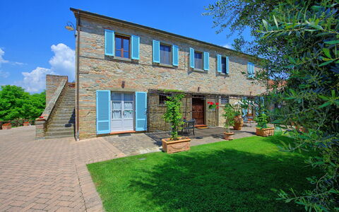 Villa Giare: Property, House, Building, Home, Real Estate, Architecture, Residential Area, Estate, Facade, Cottage