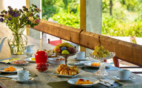 Villa Pedone: Food, Table, Tableware, Furniture, Plant, Flower, Dishware, Plate, Tablecloth, Textile