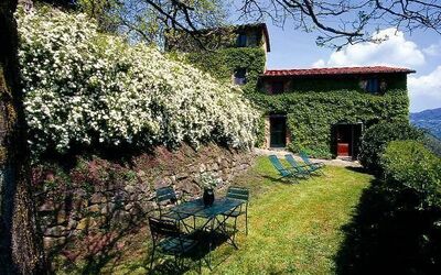 Farmhouse with shared swimmingpool Tuscany