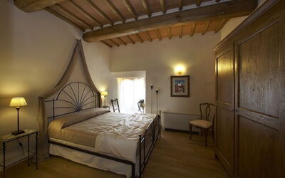 Accommodation:&nbsp;La Castellana