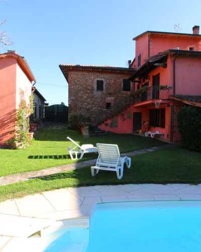 Casa Rosada: Sky, Plant, Building, Property, Window, Water, House, Swimming Pool, Shade, Outdoor Furniture