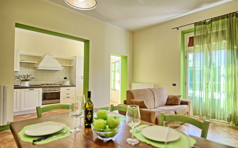 Accommodation:&nbsp;Artisti 4