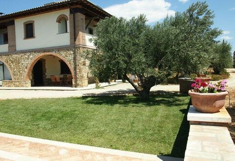 Villa Giulia Follonica: Property, Yard, Backyard, Grass, Home, Lawn, House, Real Estate, Building, Estate