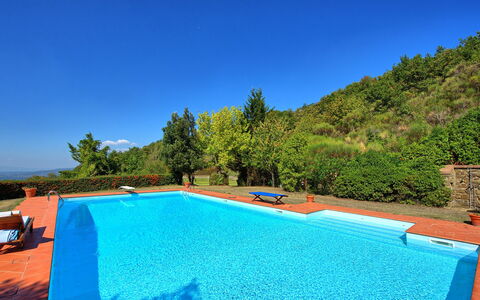 Gellino: Swimming Pool, Property, Azure, Real Estate, House, Leisure, Estate, Villa, Vacation, Building