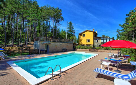 Villa Lorenzo: Swimming Pool, Property, Real Estate, Leisure, House, Building, Estate, Resort, Vacation, Home