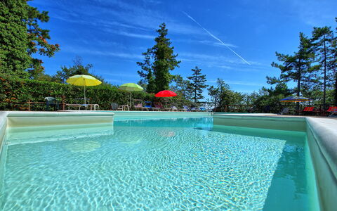 Villa Lorenzo: Swimming Pool, Property, Leisure, Real Estate, House, Water, Building, Vacation, Estate, Villa