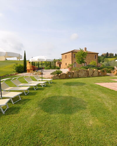 Villa Gaeta: Property, Grass, Swimming Pool, Lawn, Real Estate, Land Lot, House, Estate, Building, Residential Area