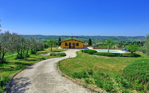 Villa Roberto: Property, Sky, House, Real Estate, Home, Estate, Rural Area, Grass, Land Lot, Spring