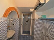 Accommodation:&nbsp;Cappella